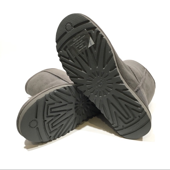 UGG Classic Short II Boots -Grey Twinface Sheepskin -Women’s US 11 -NEW - Picture 9 of 9